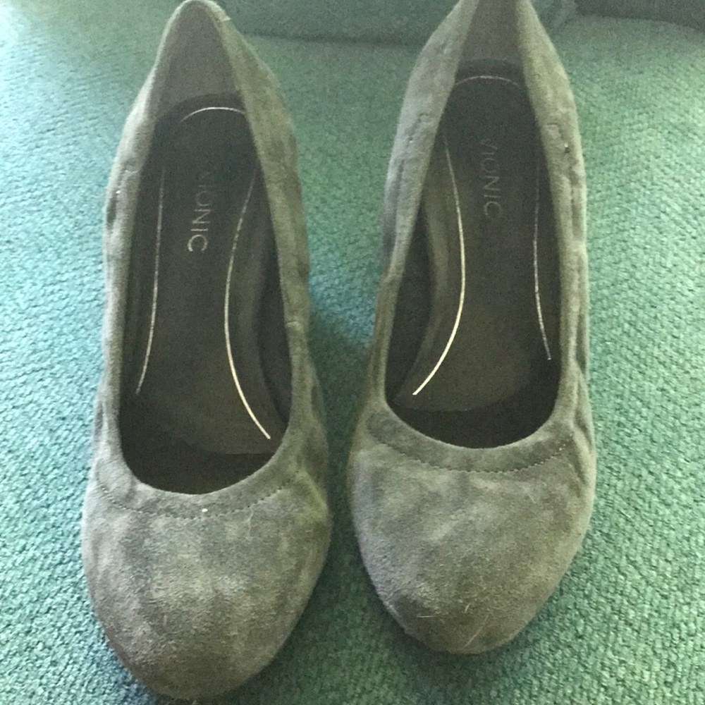 Vionic wedges